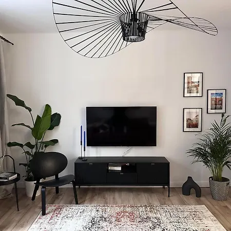 Cozy Krasinski Garden Warszawa