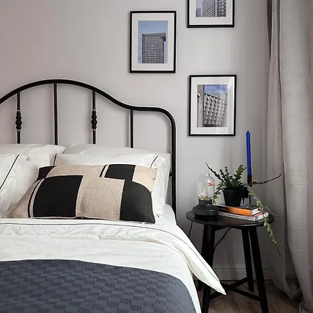 Cozy Krasinski Garden Apartment Warsaw