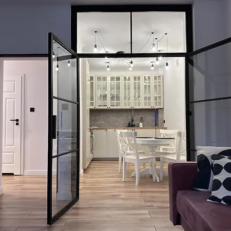 Cozy Krasinski Garden Apartment *